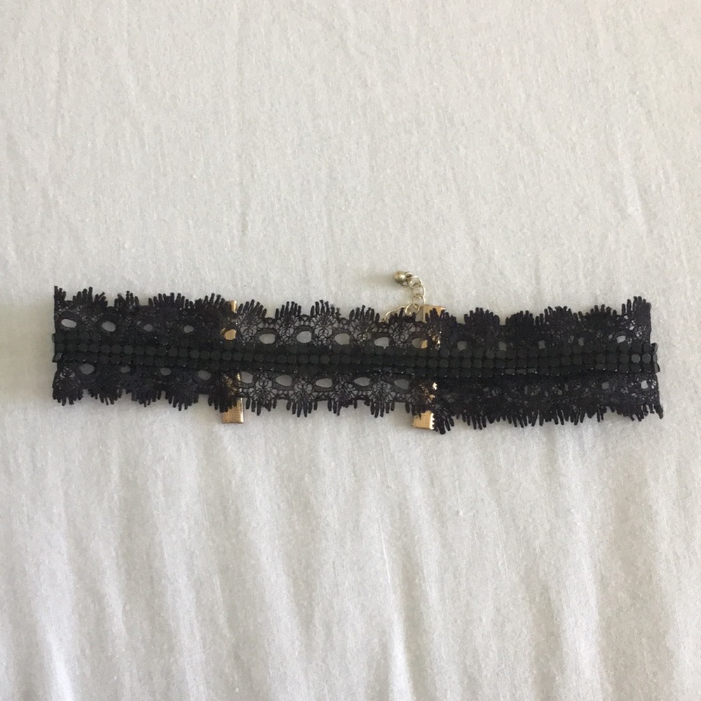 Laced chocker - Picture 2 of 3